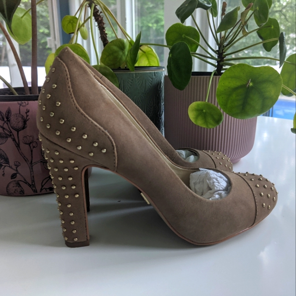 Anne Klein Tan Beige studded suede pumps 6